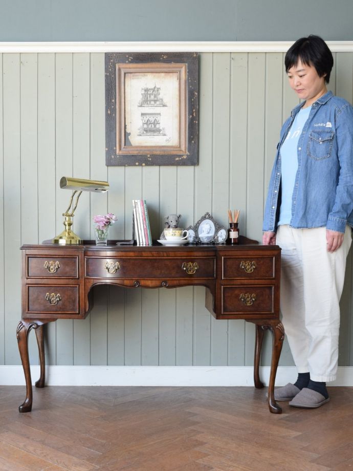 英国アンティークのデスク