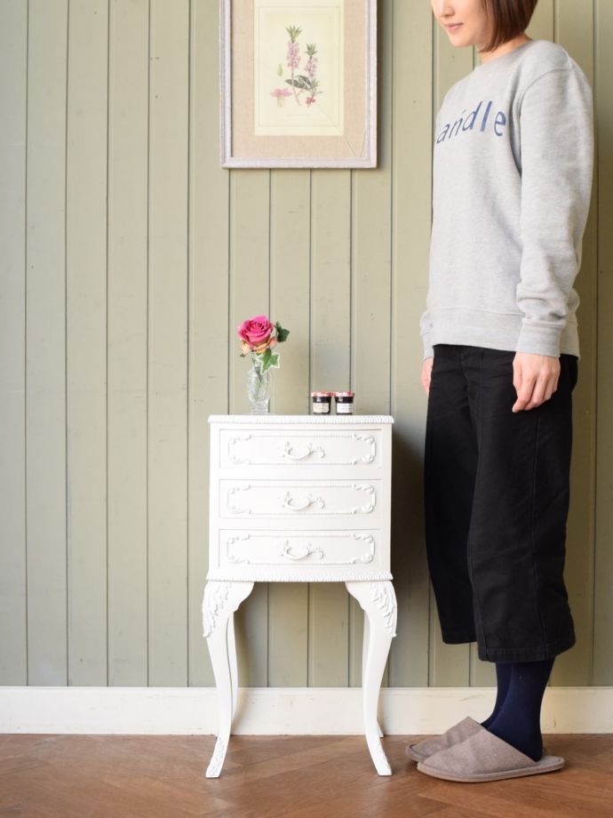 フランスのおしゃれなアンティークのチェスト