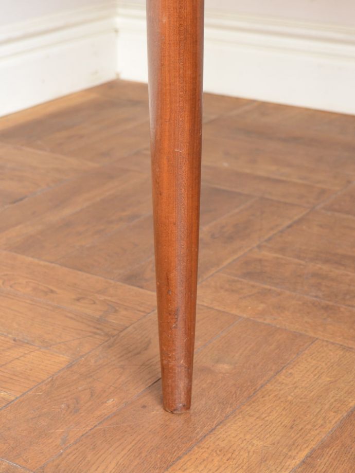 G-PLANのテーブルの足