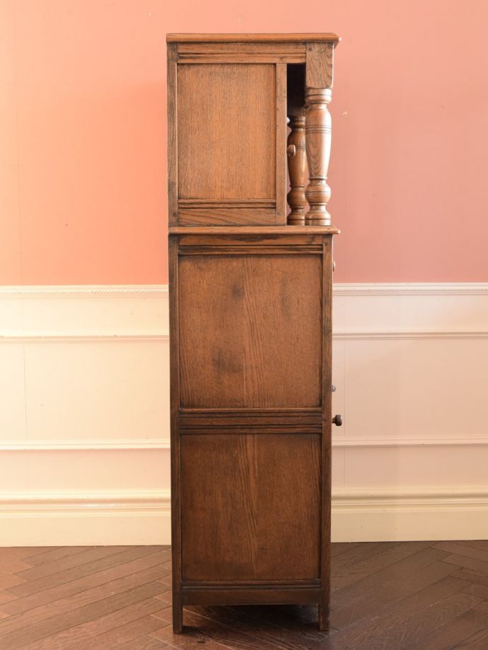 サイドボードの側面