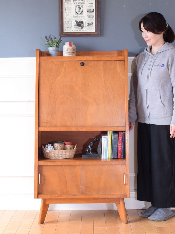 北欧スタイルのおしゃれなビューロー