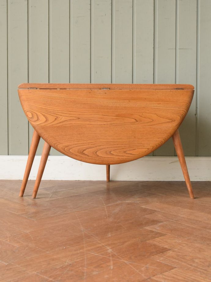 折り畳み式テーブルの側面