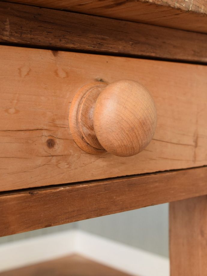 アンティークテーブルの取っ手