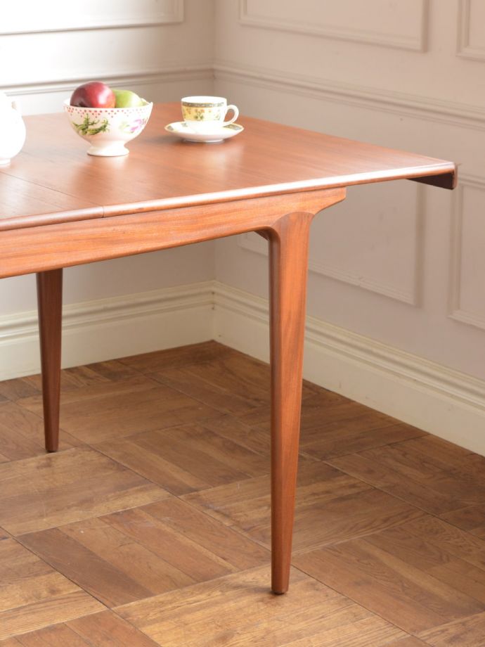 ヴィンテージらしさが漂う脚