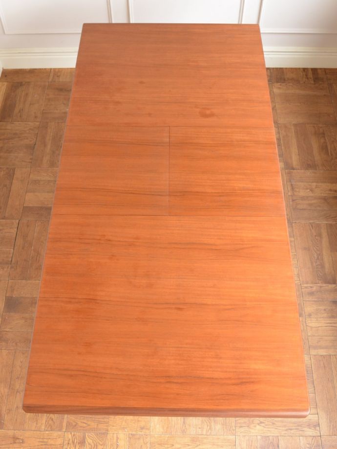 伸長式テーブルの天板