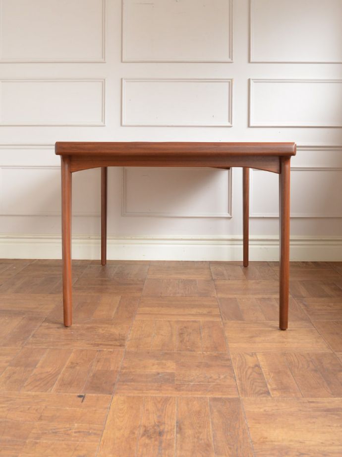 テーブルの側面