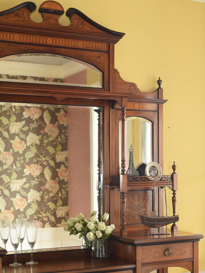 美しいガラスキャビネット