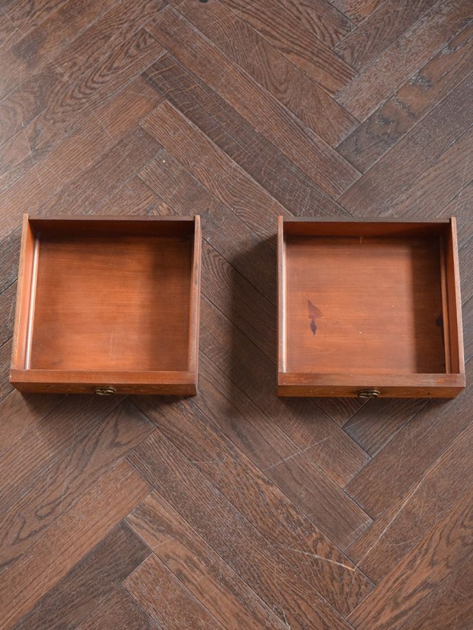 パーラーキャビネットの引き出し