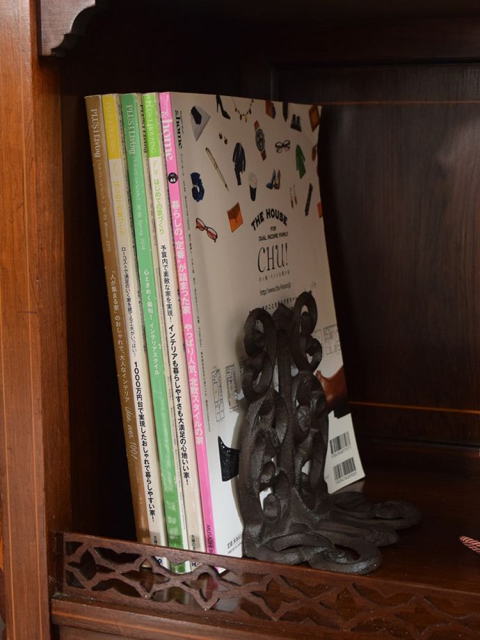 収納たっぷりのキャビネット