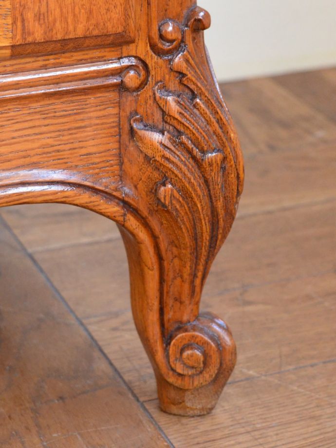 アンティーク家具の脚