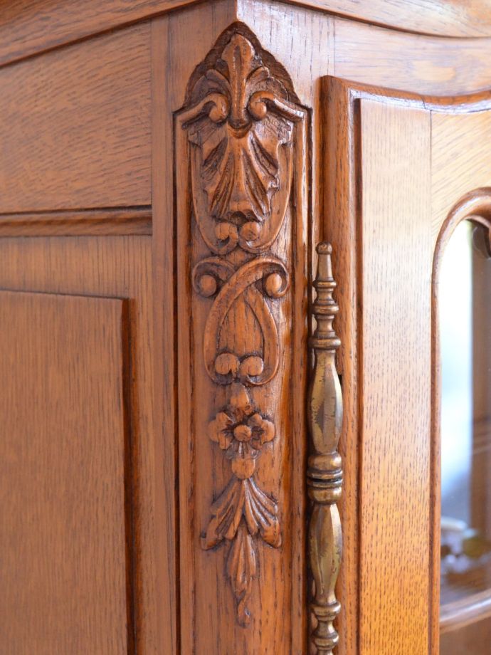 アンティークらしい彫