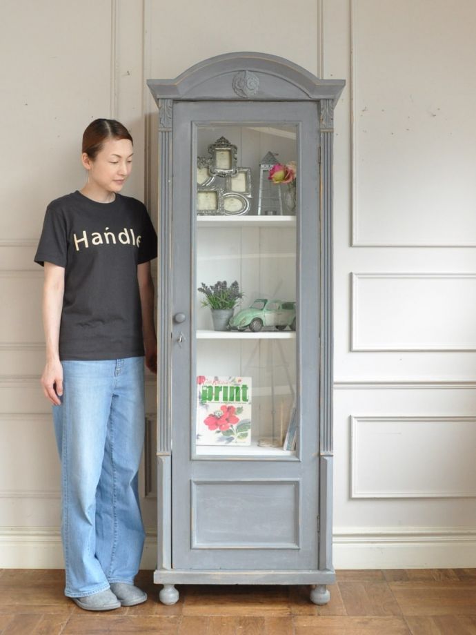 フランスのおしゃれなアンティークのキャビネット