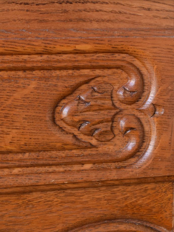 アンティークらしい彫