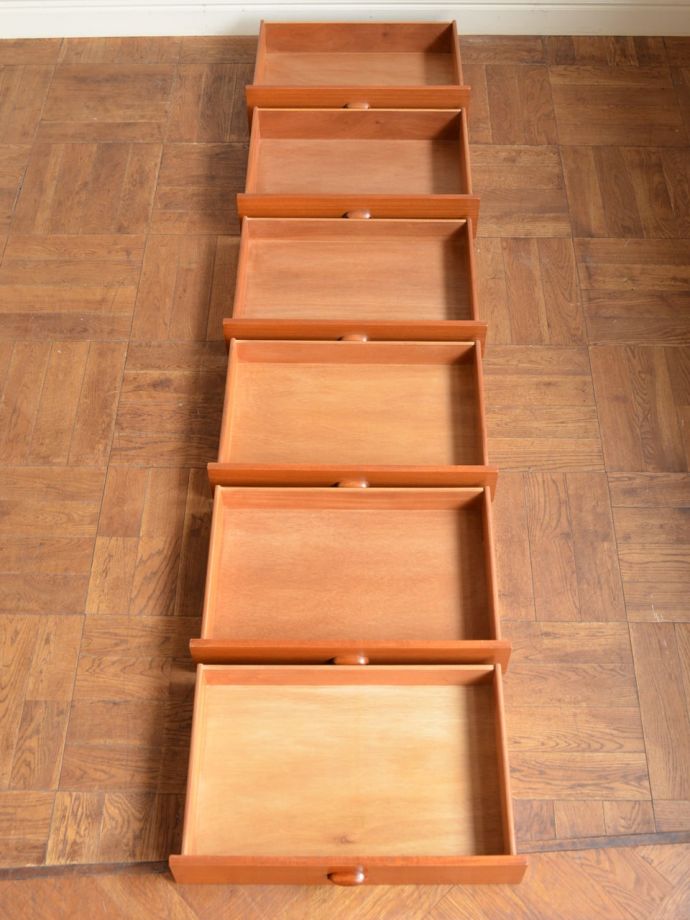 チェストの引き出し