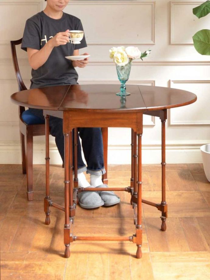 アンティークのゲートレッグテーブル