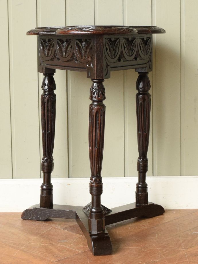 オケージョナルテーブルの側面