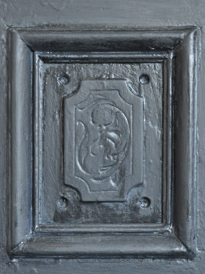 アンティーク家具らしい装飾