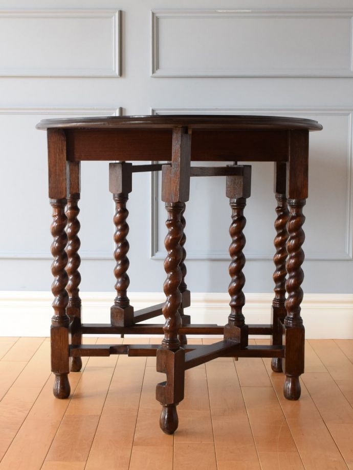 いろんな表情が楽しめるダイニングテーブル