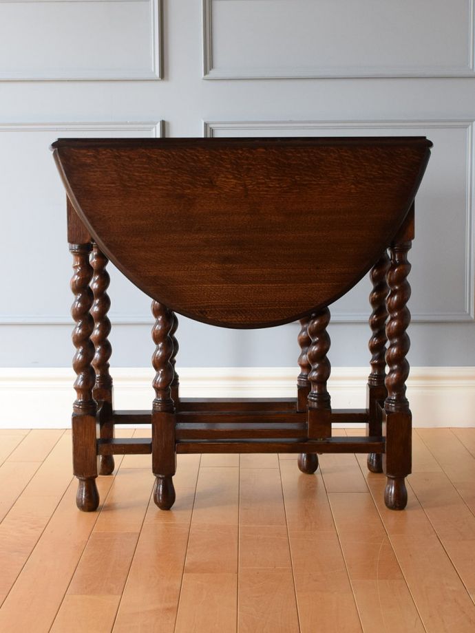 畳んだ時のゲートレッグテーブル