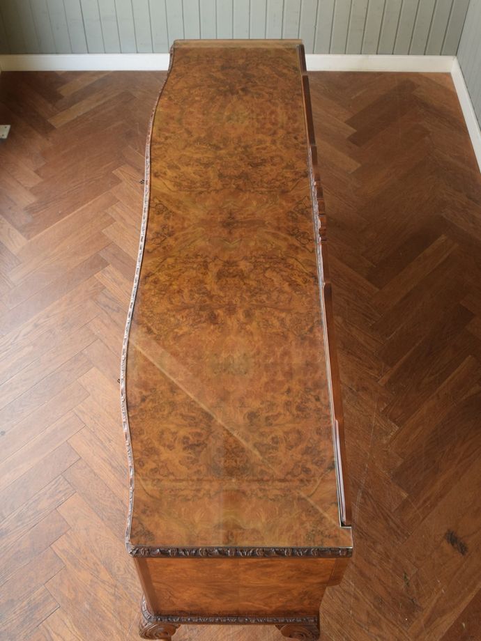 サイドボードの天板