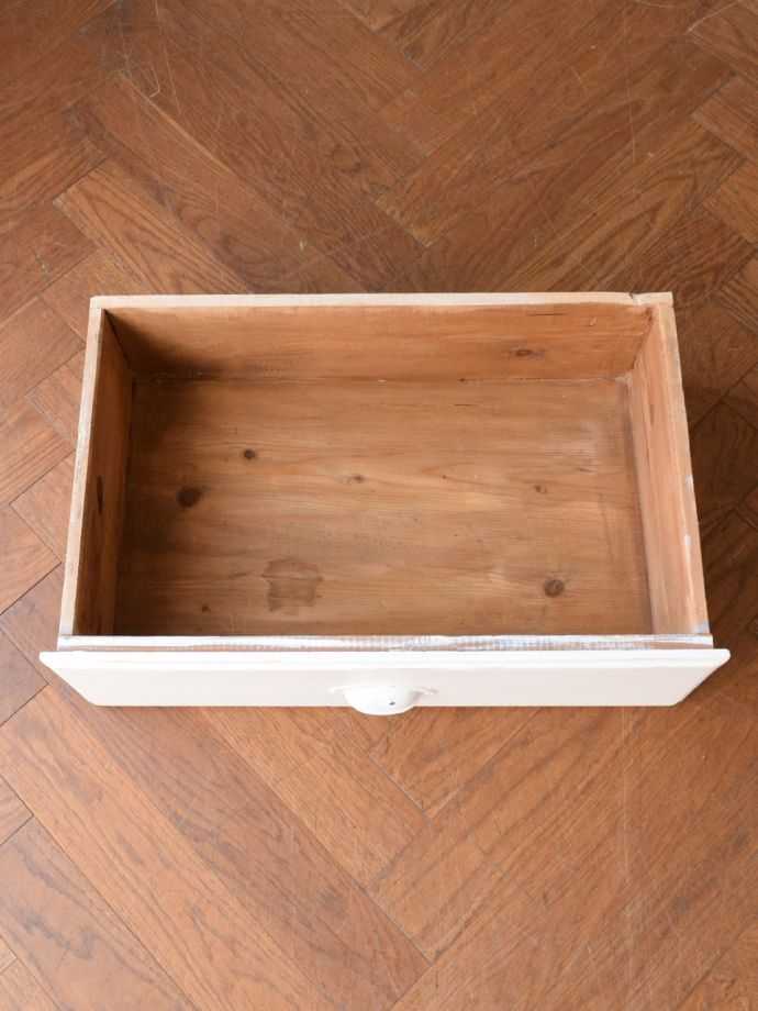 アンティーク家具の引出し