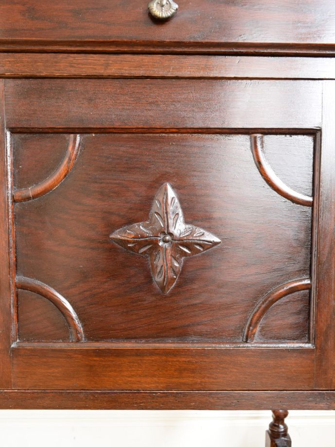 サイドボードの装飾