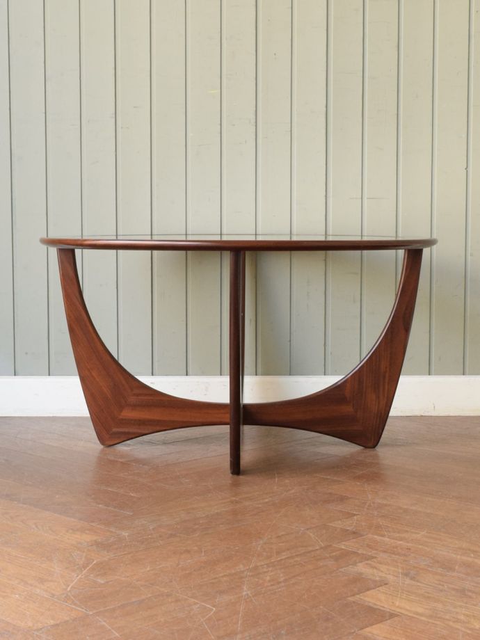 G-PLANのコーヒーテーブルの側面