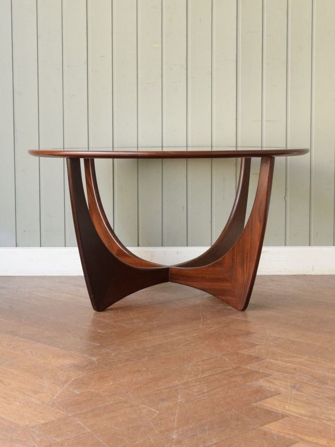 G-プランの家具の側面