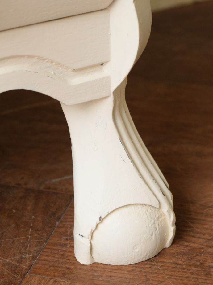 アンティークチェストの脚