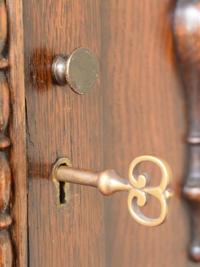 アンティーク家具の鍵