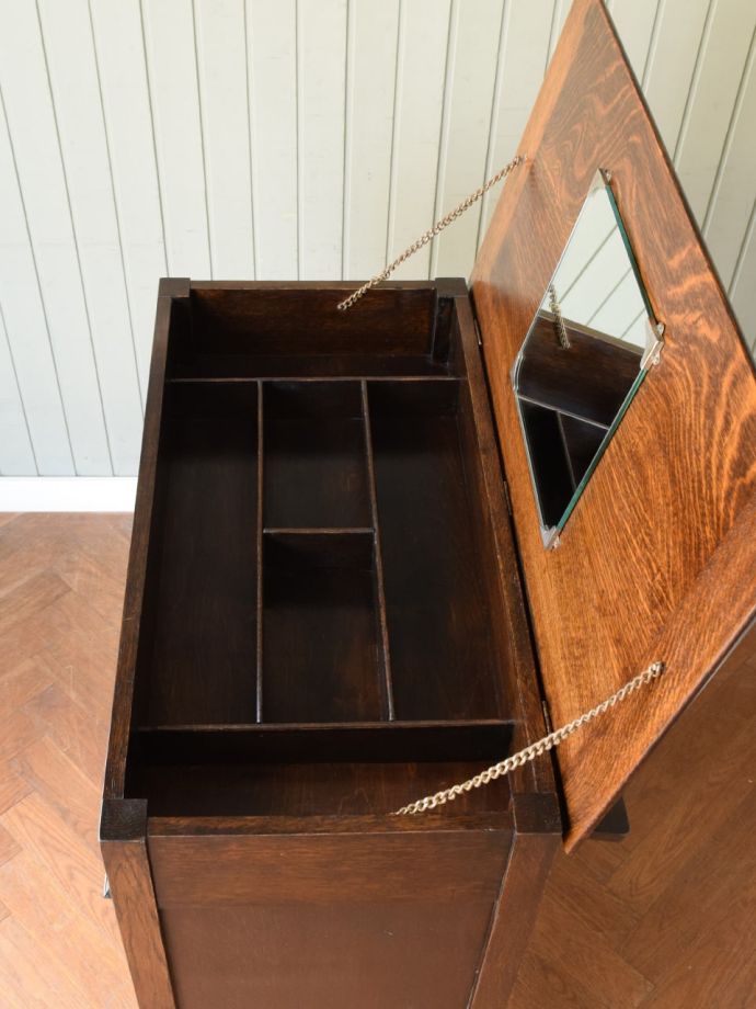 便利に収納できるチェスト