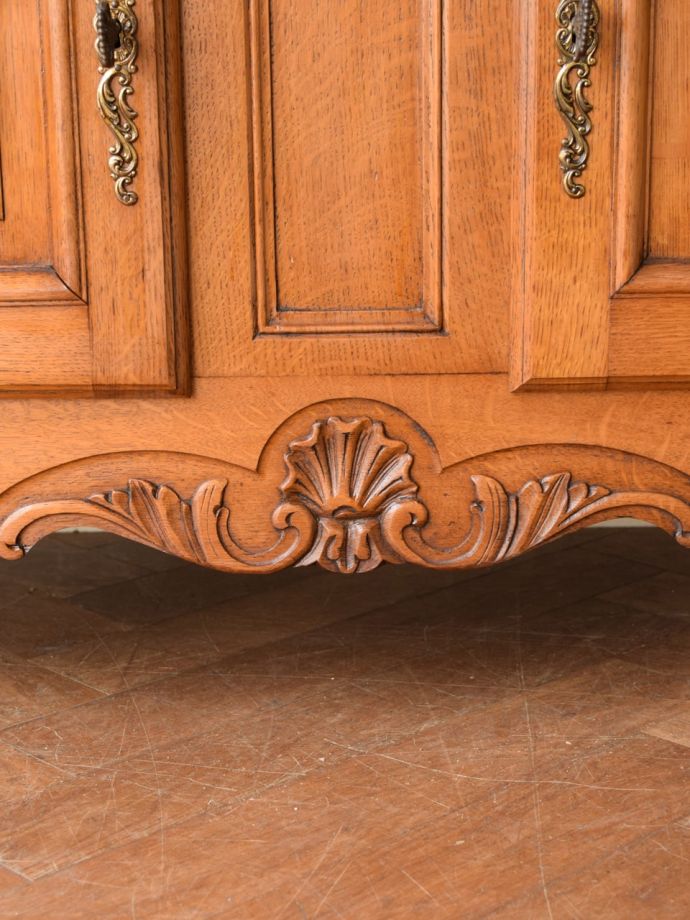 キャビネットの装飾