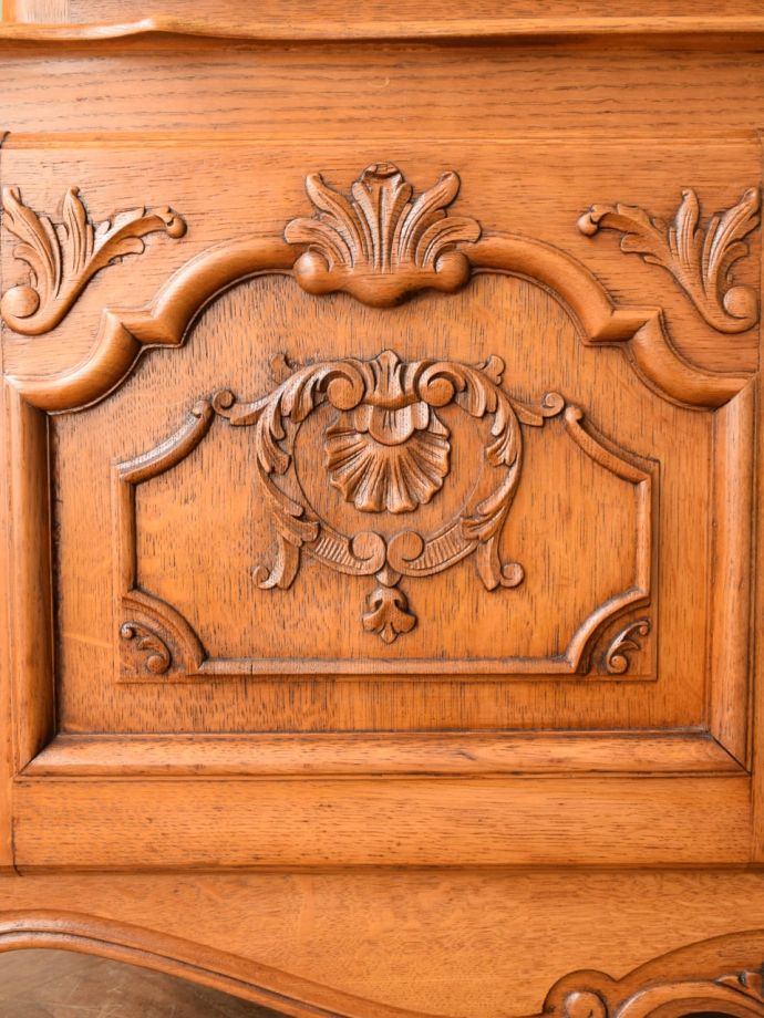 アンティークらしい彫