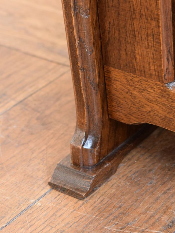 マガジンラックの脚