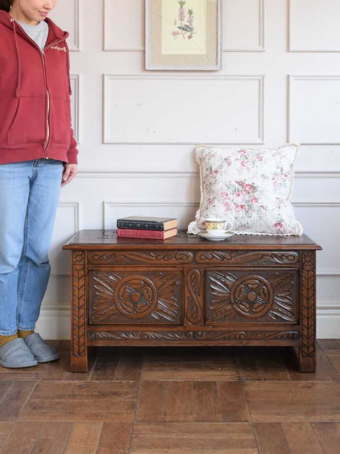 アンティークのブランケットボックス