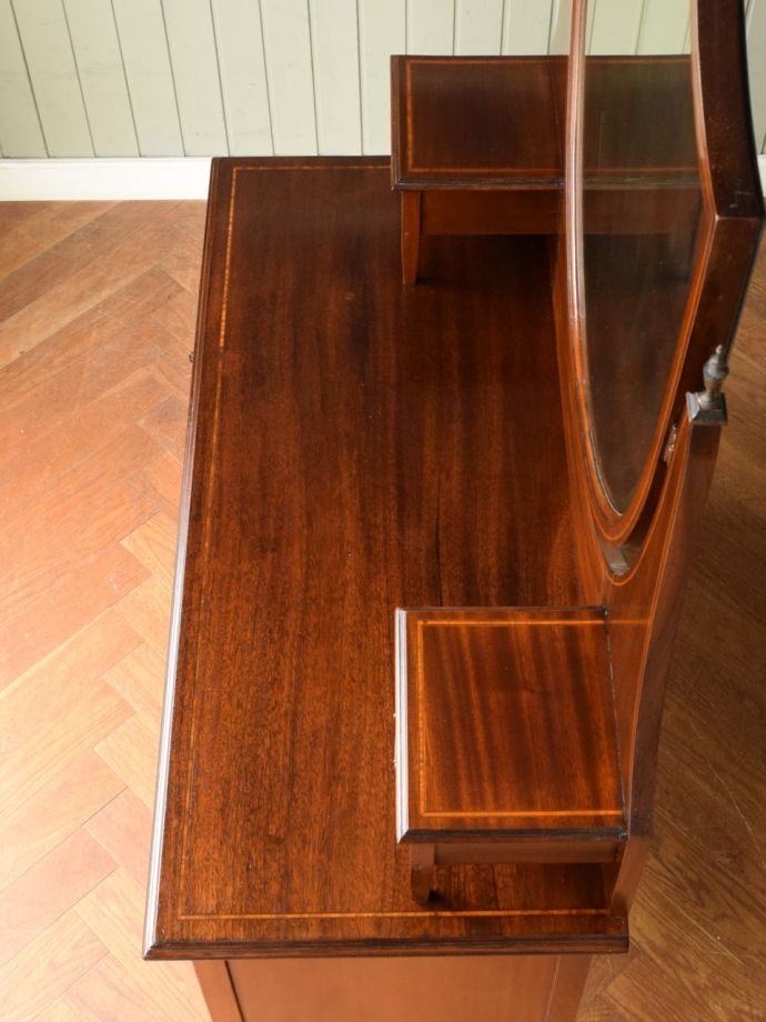 アンティークドレッサーの天板