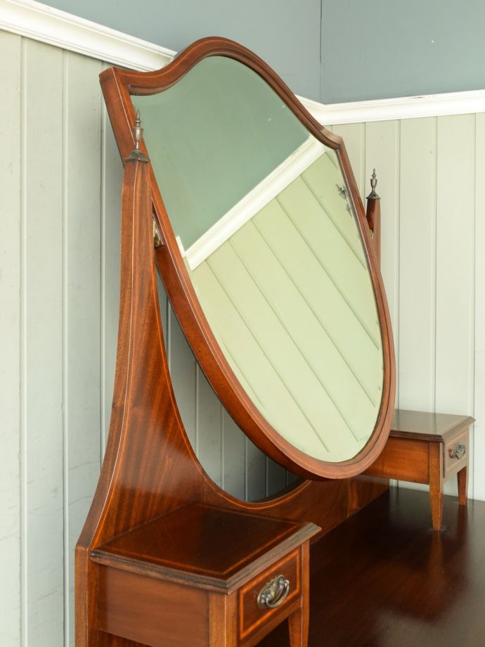 アンティークの鏡