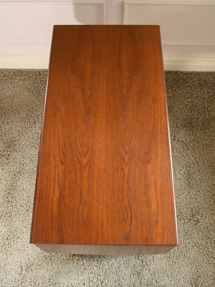 G-PLANのデスクの天板