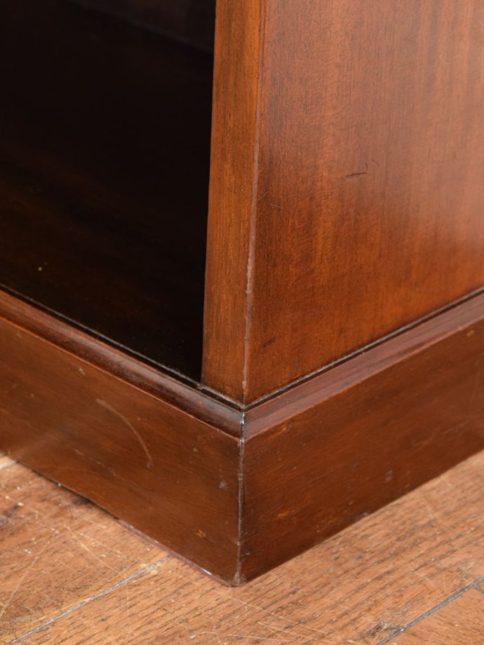 アンティーク家具の脚