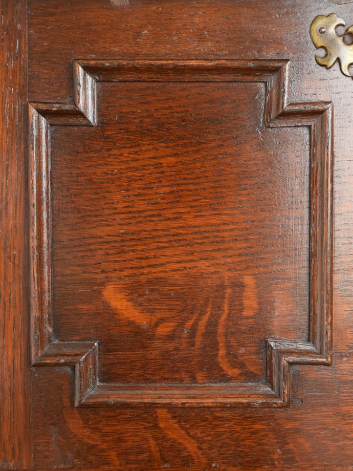 アンティーク家具の装飾