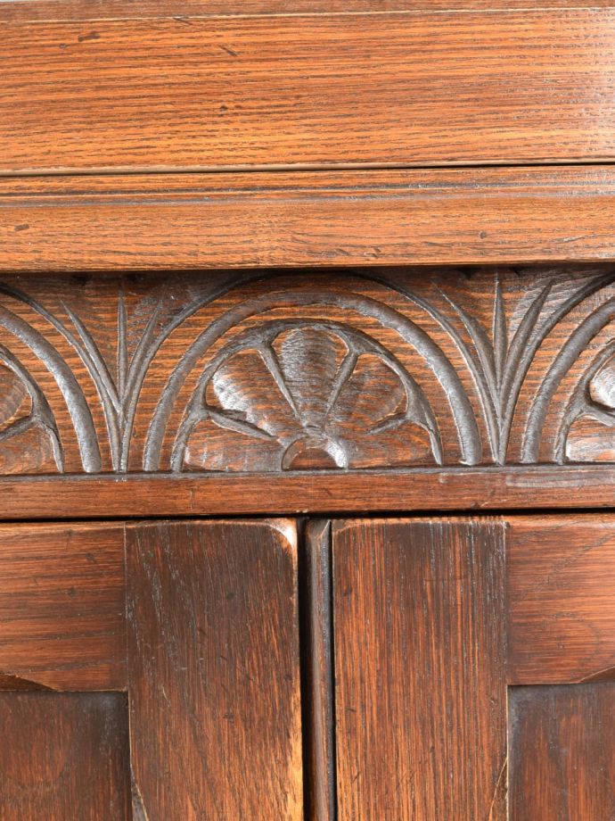 キャビネットの装飾