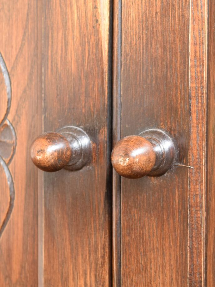 コーナー用キャビネットの取っ手