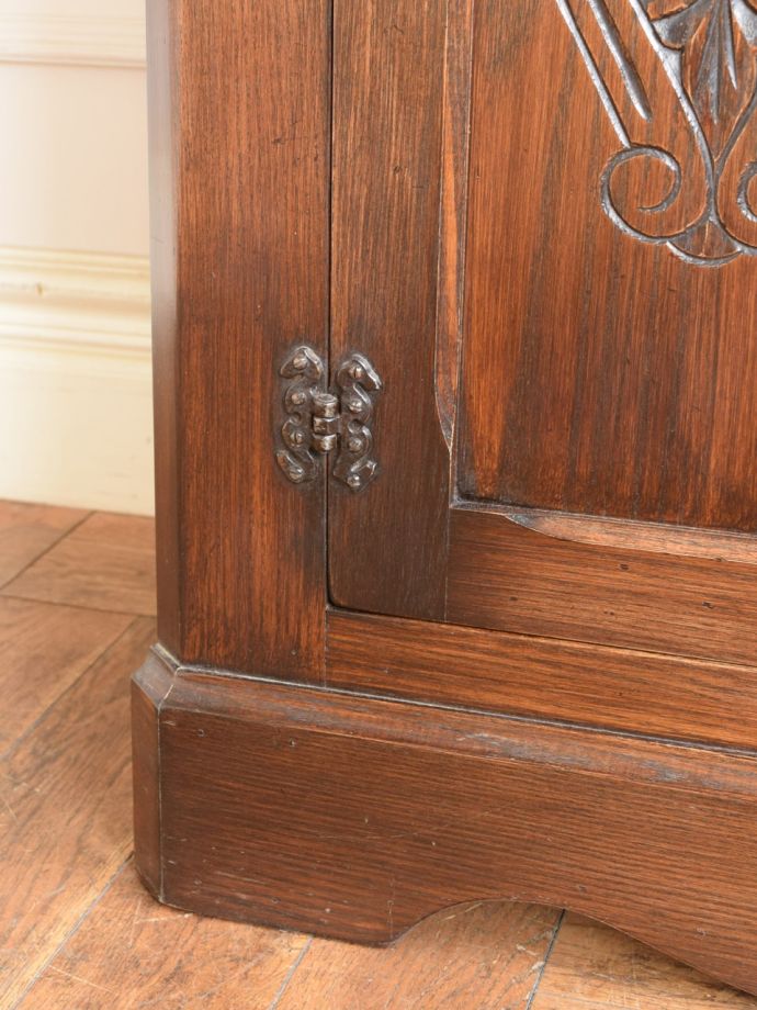 アンティーク家具の脚