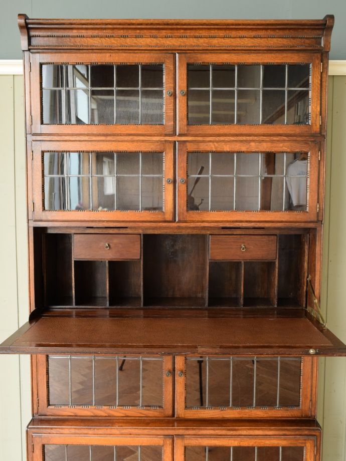 アンティークビューローの扉の中