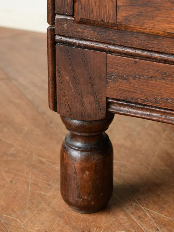 アンティーク家具の脚