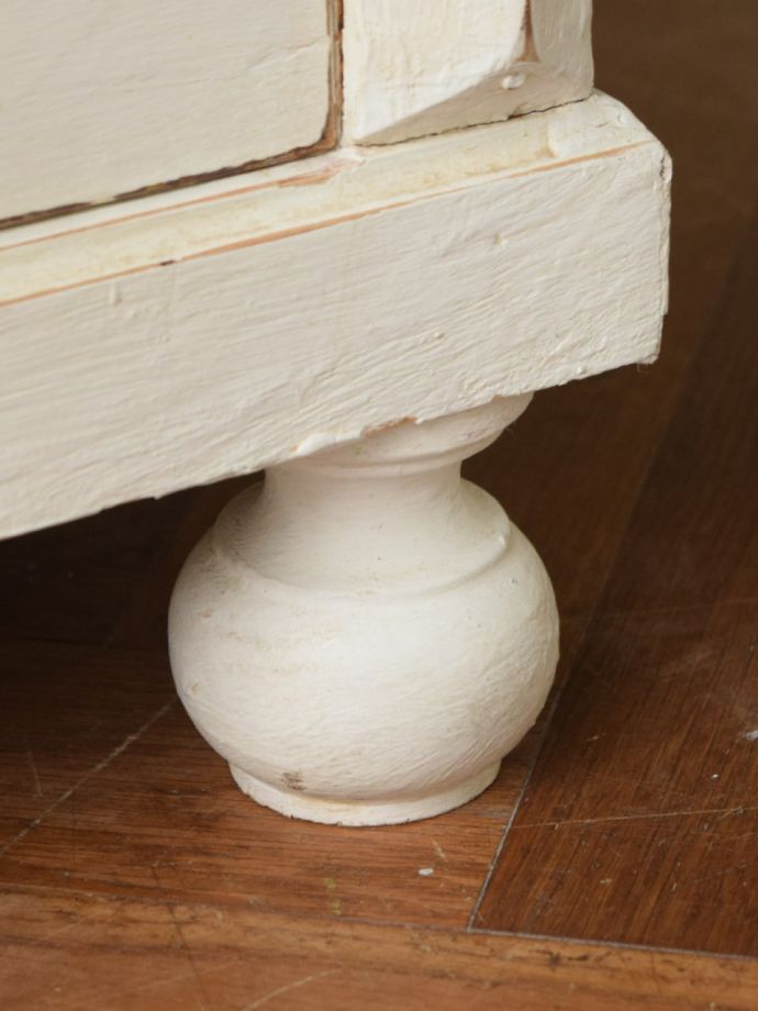 アンティーク家具の脚