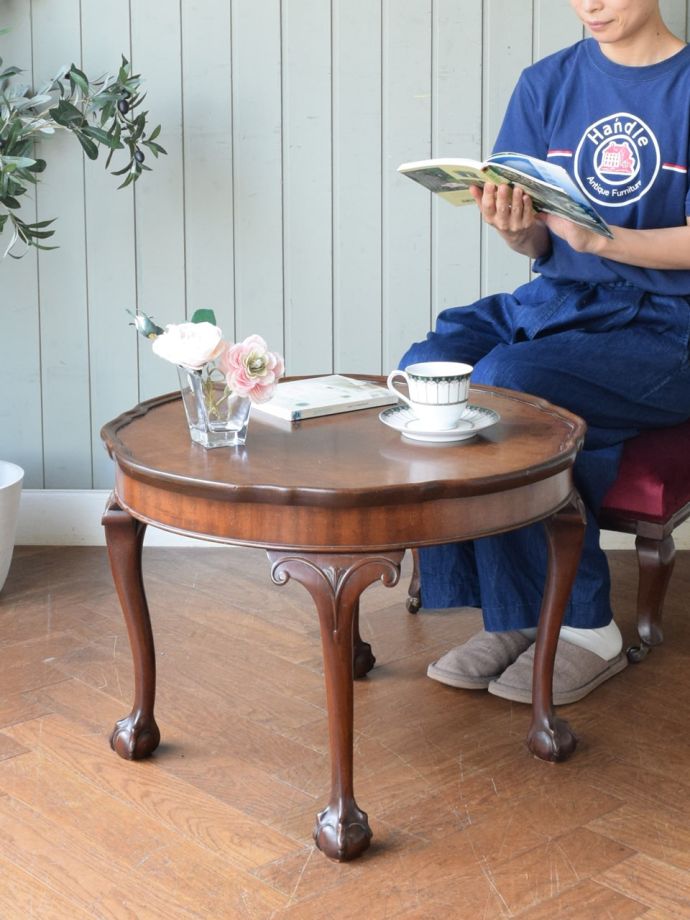 アンティークのコーヒーテーブル