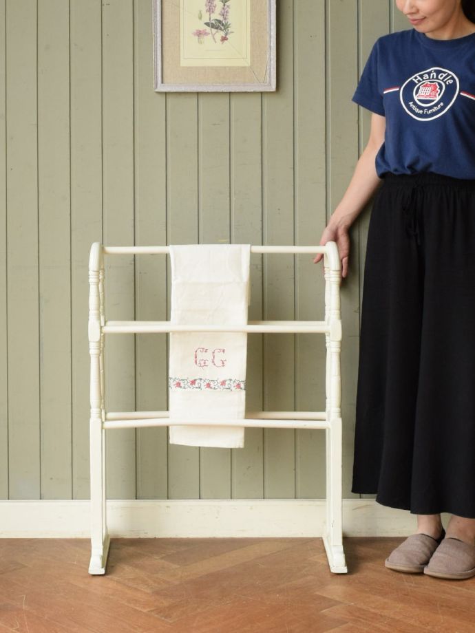 アンティークのタオルハンガー