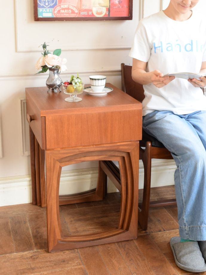 北欧スタイルのビンテージテーブル