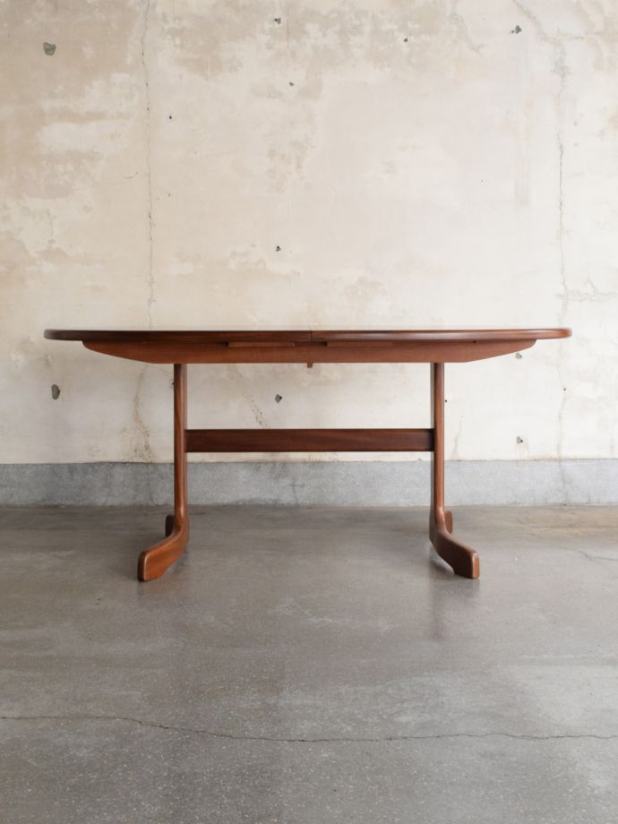 G-PLANのテーブルの側面